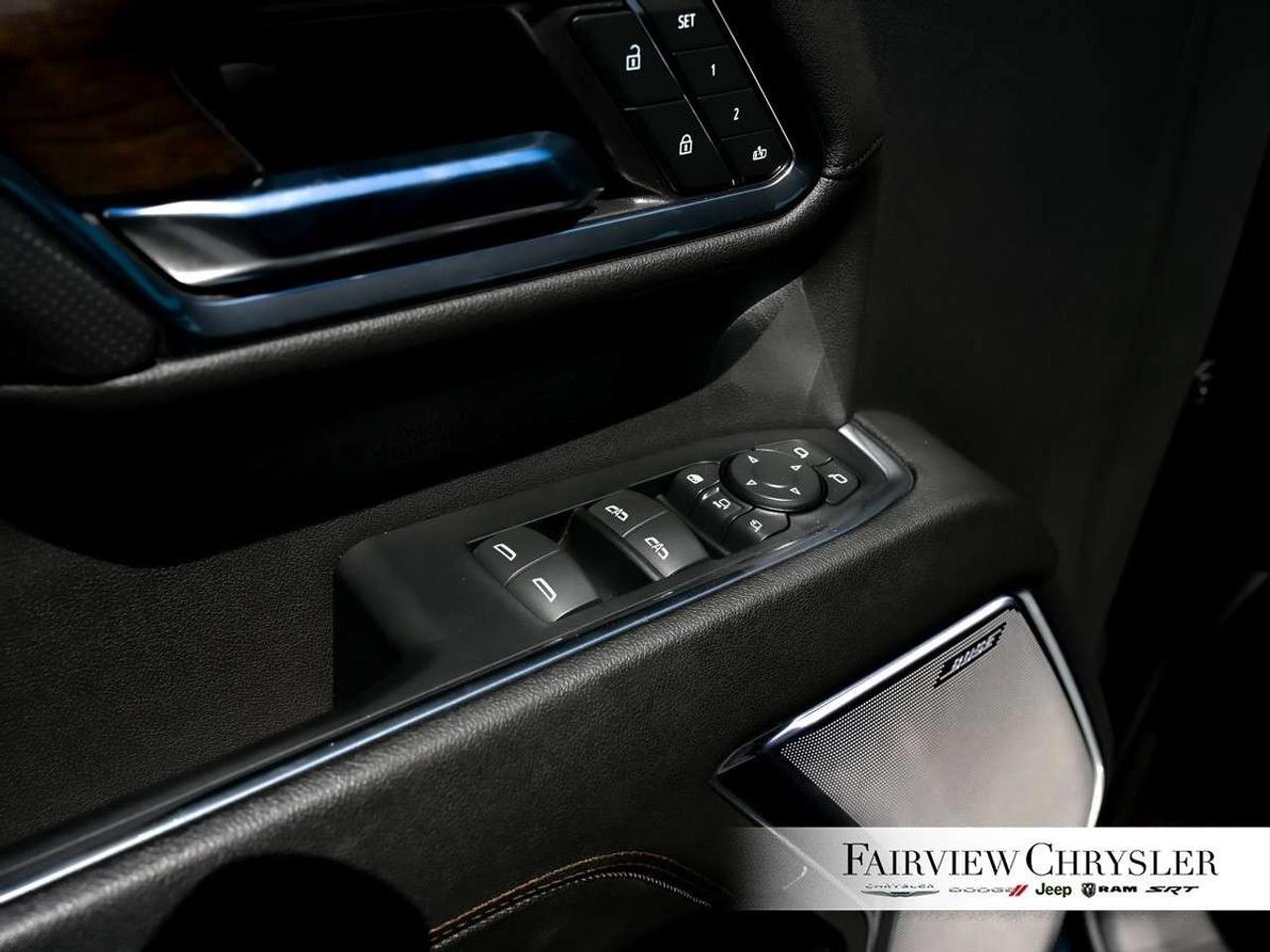 2024 Chevrolet Silverado 2500 4WD Crew Cab Standard Box High Country MIDNIGHT EDITION   Z71 OFF ROAD   SUNROOF   PREMIUM   HEADS UP DISPLAY   CARPLAY Photo