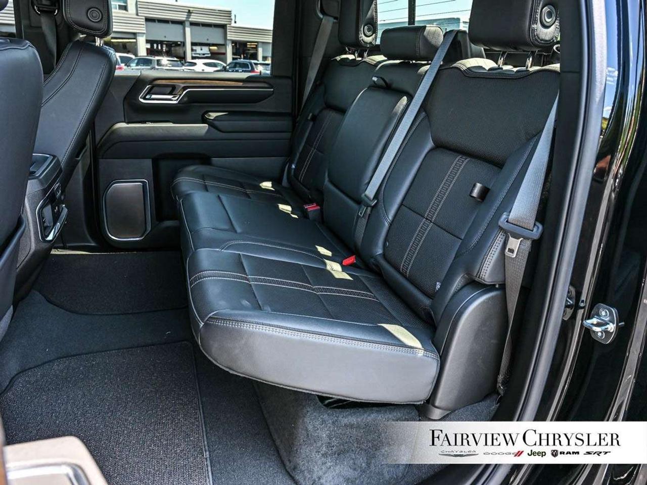 2024 Chevrolet Silverado 2500 4WD Crew Cab Standard Box High Country MIDNIGHT EDITION   Z71 OFF ROAD   SUNROOF   PREMIUM   HEADS UP DISPLAY   CARPLAY Photo