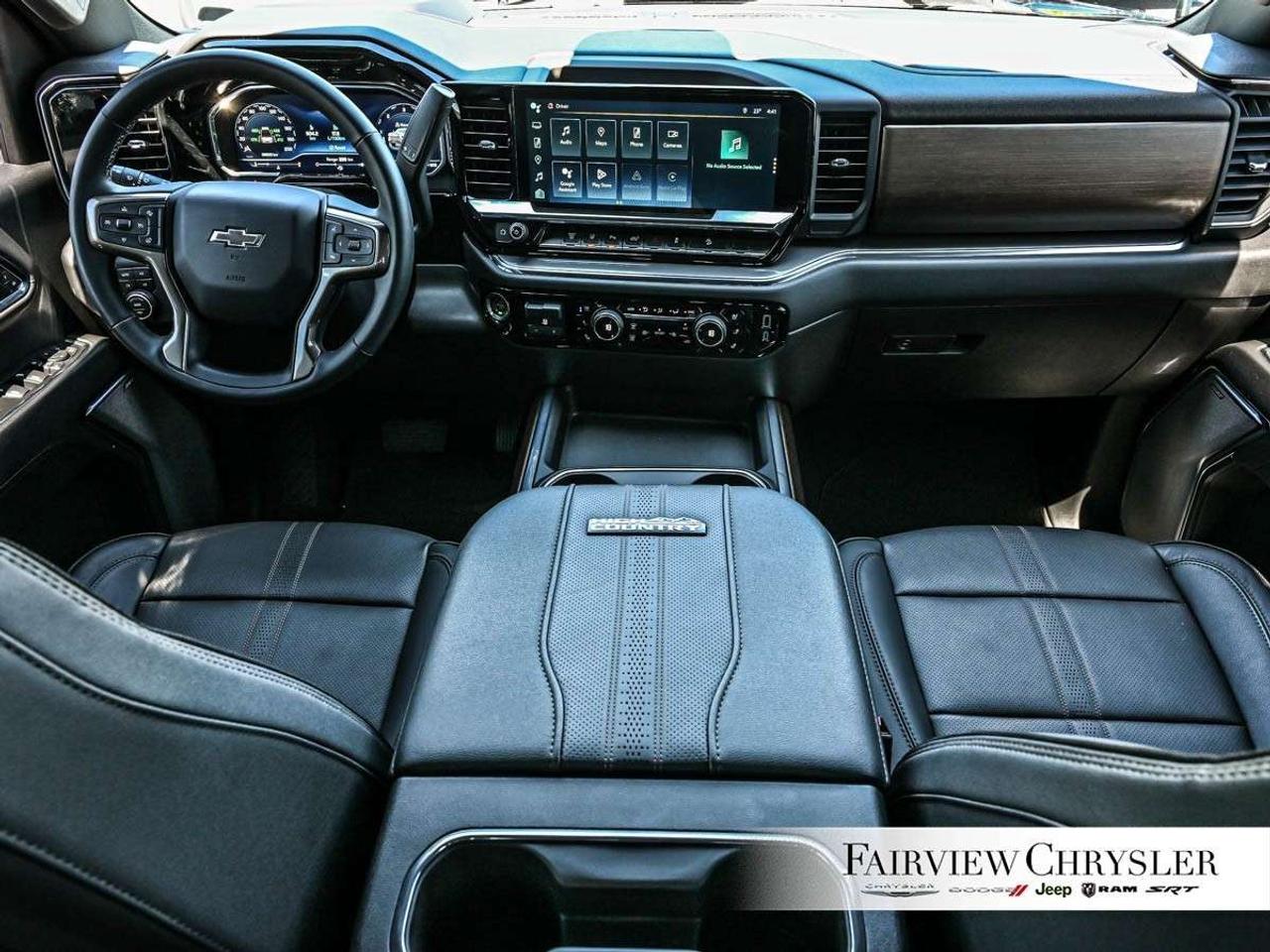 2024 Chevrolet Silverado 2500 4WD Crew Cab Standard Box High Country MIDNIGHT EDITION   Z71 OFF ROAD   SUNROOF   PREMIUM   HEADS UP DISPLAY   CARPLAY Photo
