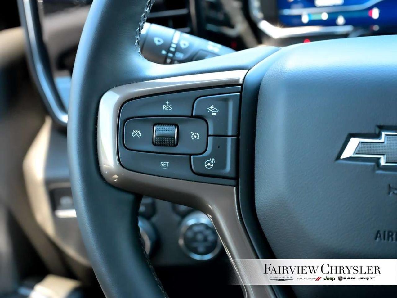 2024 Chevrolet Silverado 2500 4WD Crew Cab Standard Box High Country MIDNIGHT EDITION   Z71 OFF ROAD   SUNROOF   PREMIUM   HEADS UP DISPLAY   CARPLAY Photo