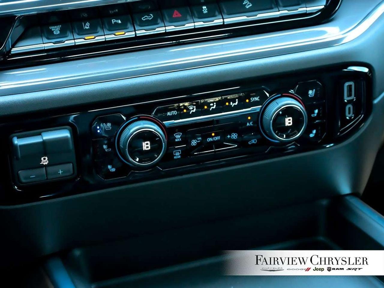 2024 Chevrolet Silverado 2500 4WD Crew Cab Standard Box High Country MIDNIGHT EDITION   Z71 OFF ROAD   SUNROOF   PREMIUM   HEADS UP DISPLAY   CARPLAY Photo