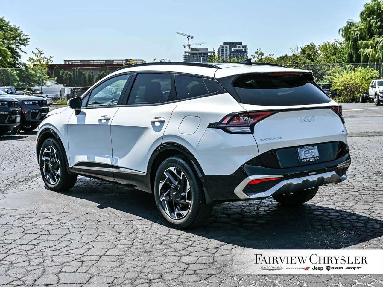 2023 Kia Sportage EX Premium w/Red Interior PANO ROOF   RED LEATHER   NAV   POWER TAILGATE   APPLE CARPLAY Photo