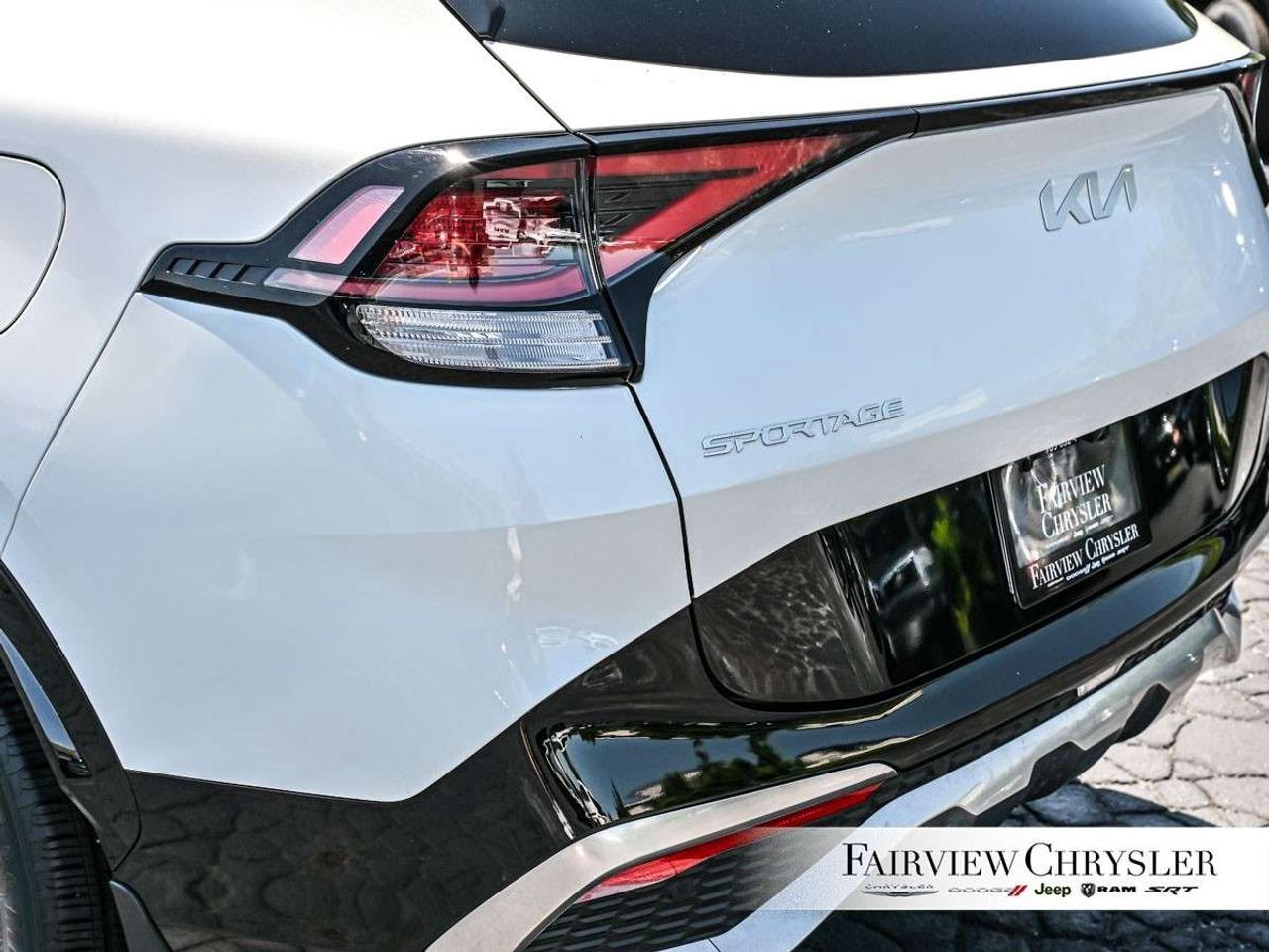 2023 Kia Sportage EX Premium w/Red Interior PANO ROOF   RED LEATHER   NAV   POWER TAILGATE   APPLE CARPLAY Photo