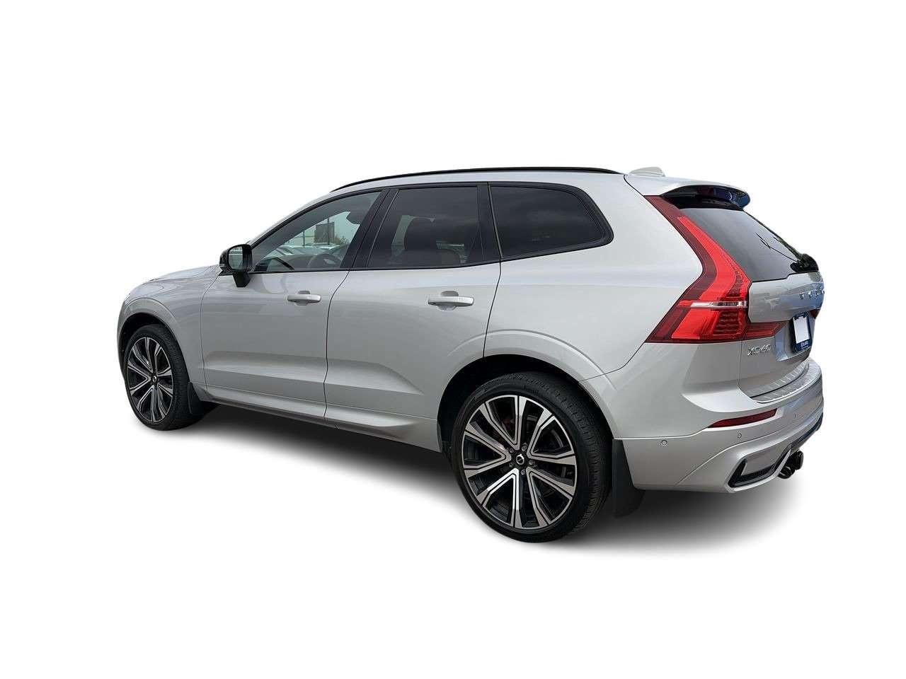 2022 Volvo XC60 B6 AWD R-Design Keyless Start  Alloy Wheels  Sunroof  Hands-Free Liftgate Photo