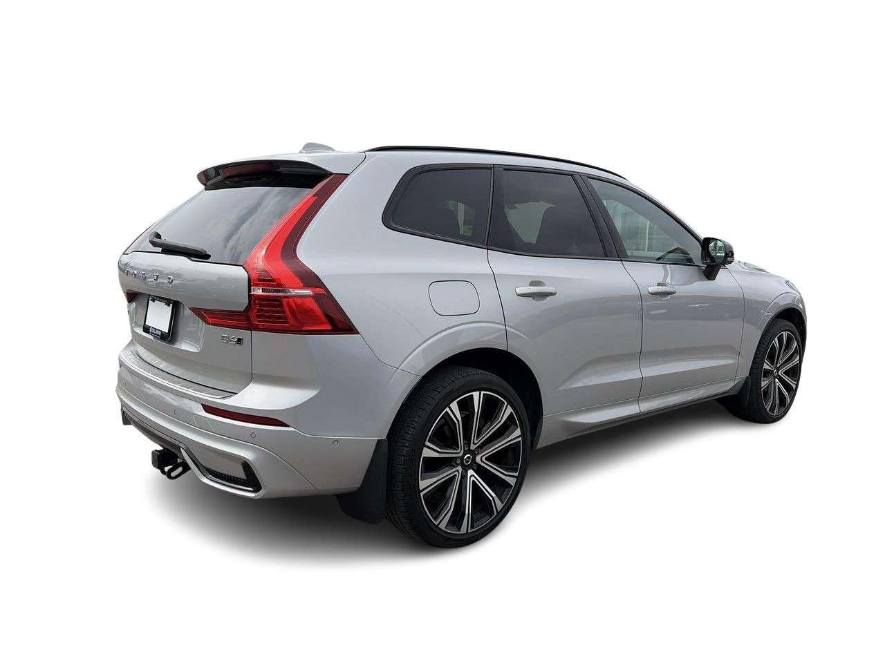 2022 Volvo XC60 B6 AWD R-Design Keyless Start  Alloy Wheels  Sunroof  Hands-Free Liftgate Photo