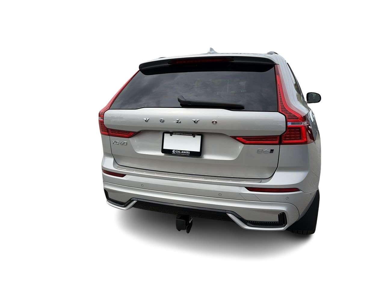 2022 Volvo XC60 B6 AWD R-Design Keyless Start  Alloy Wheels  Sunroof  Hands-Free Liftgate Photo