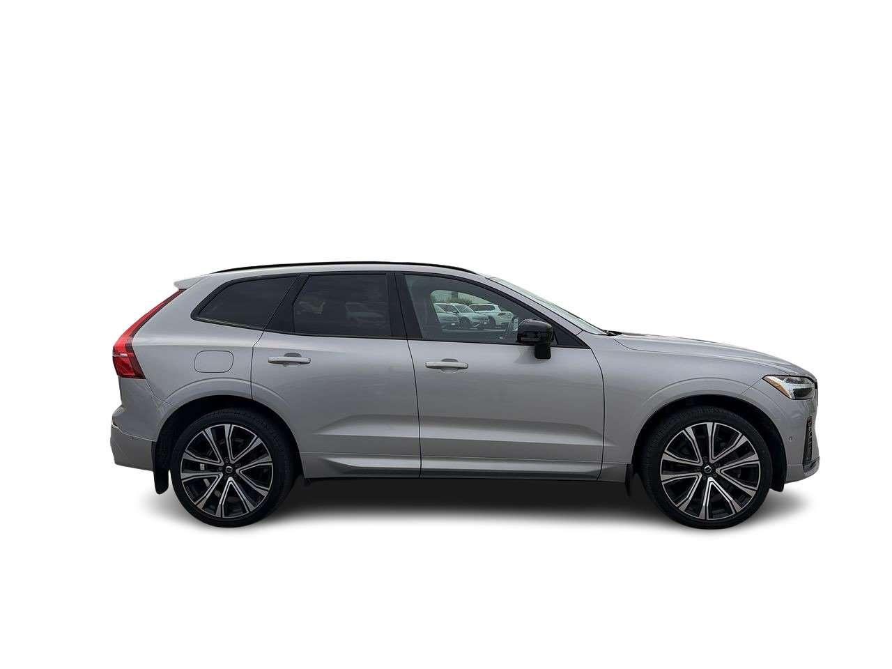 2022 Volvo XC60 B6 AWD R-Design Keyless Start  Alloy Wheels  Sunroof  Hands-Free Liftgate Photo