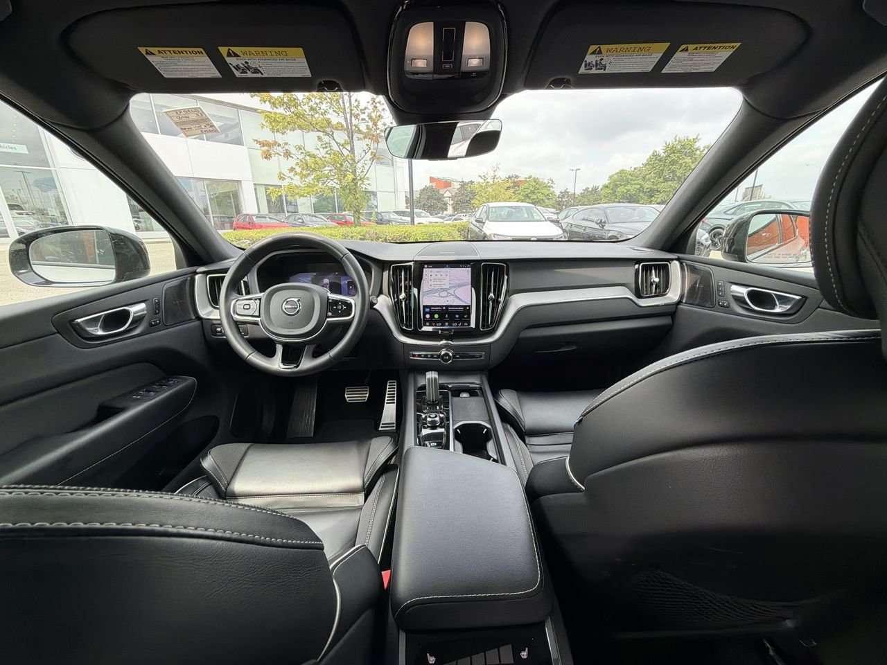 2022 Volvo XC60 B6 AWD R-Design Keyless Start  Alloy Wheels  Sunroof  Hands-Free Liftgate Photo