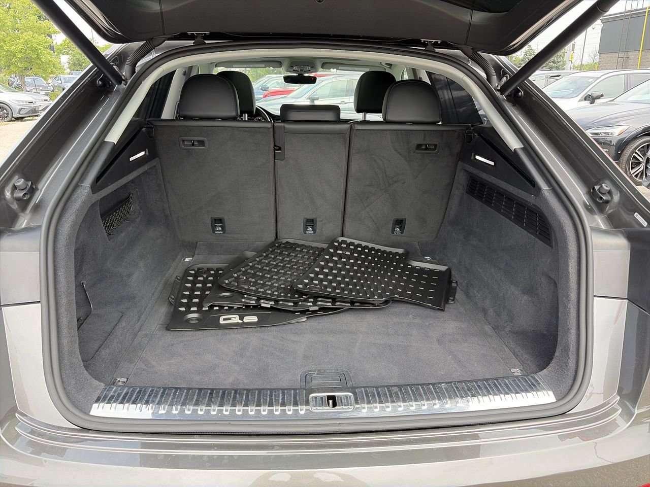2019 Audi Q8 3.0T Technik quattro 8sp Tiptronic Alloy Wheels  Leather  Sunroof  Woodgrain Interior Trim Photo
