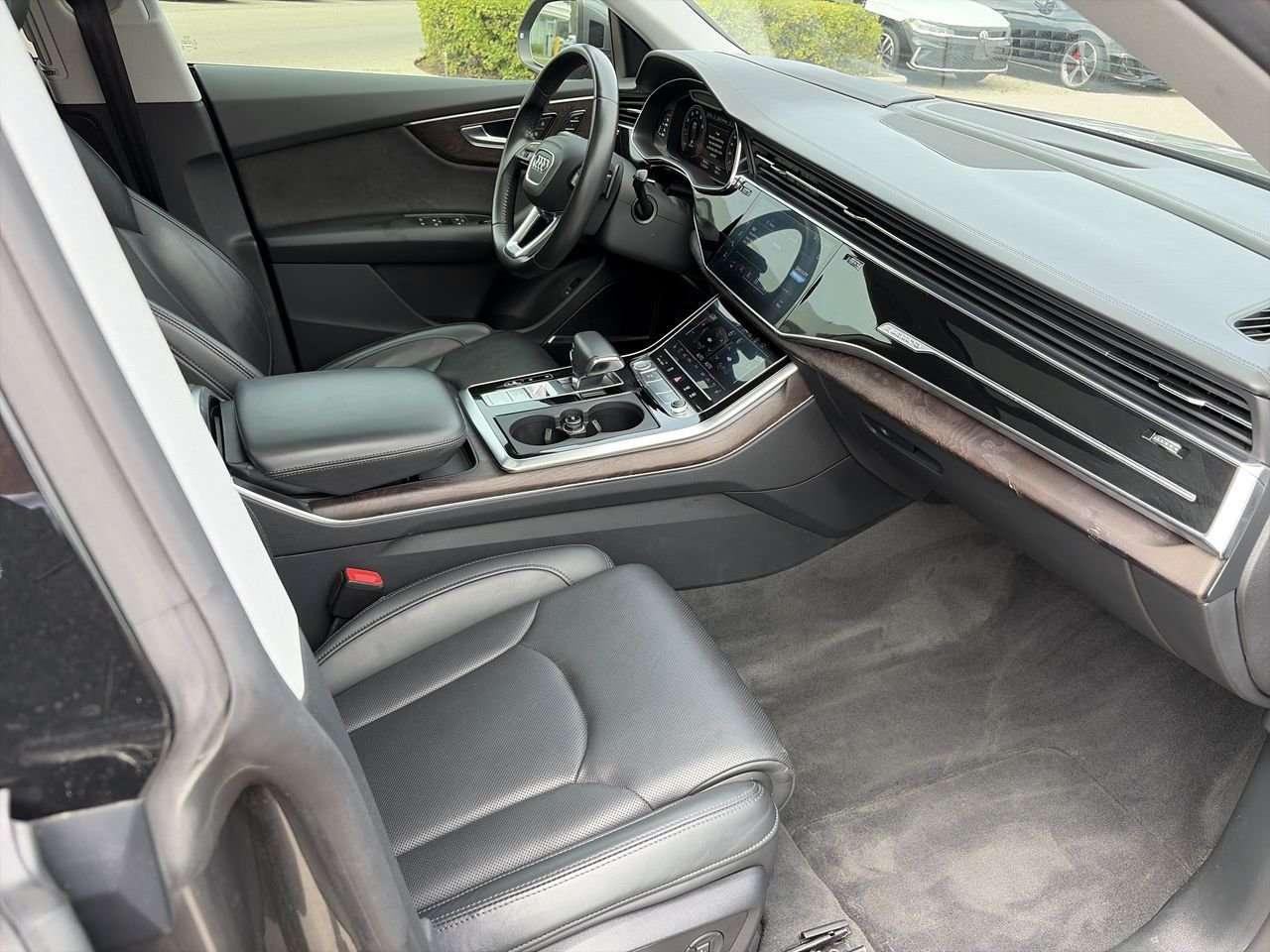 2019 Audi Q8 3.0T Technik quattro 8sp Tiptronic Alloy Wheels  Leather  Sunroof  Woodgrain Interior Trim Photo
