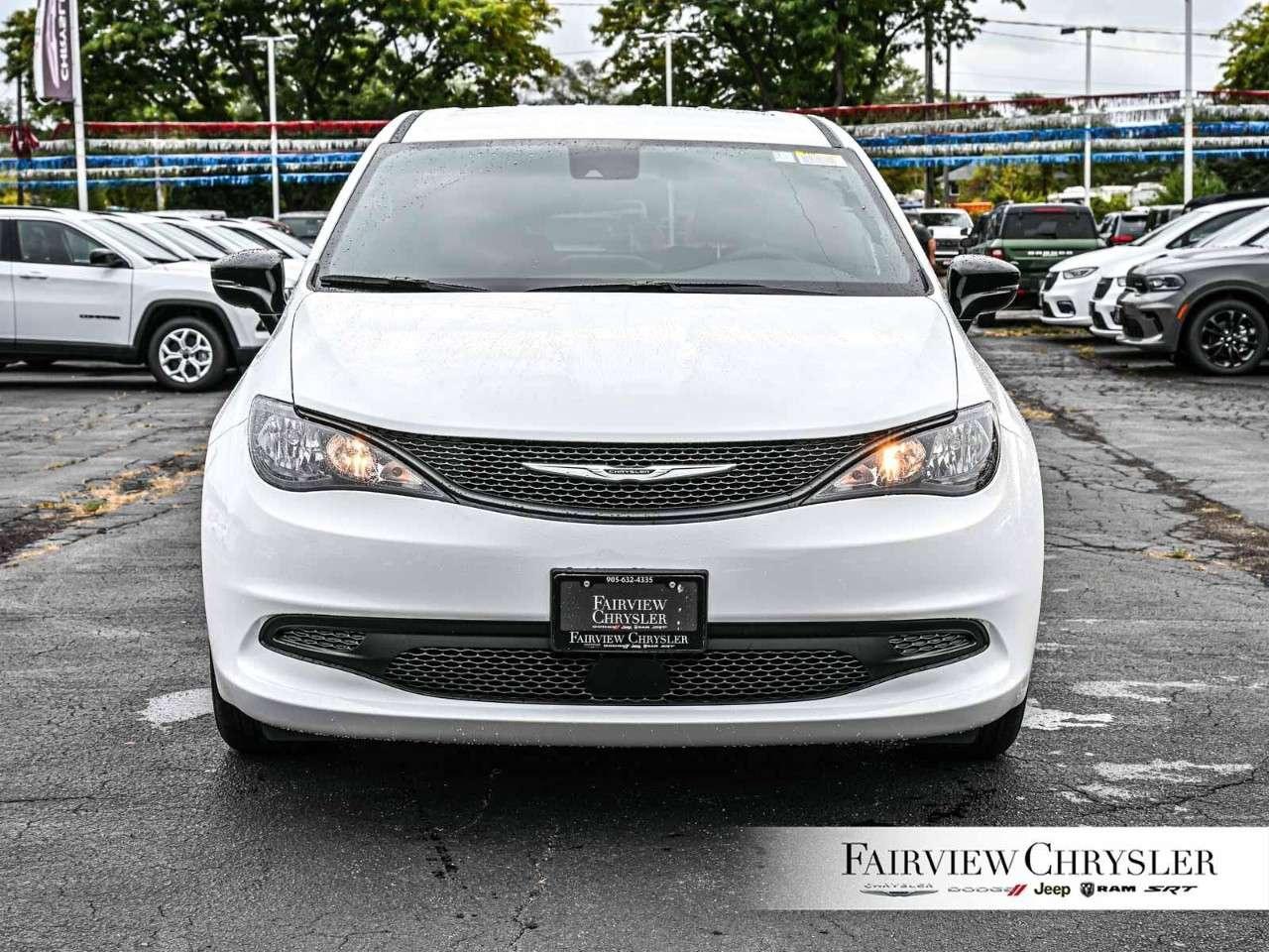 2026 Chrysler Grand Caravan SXT 2WD   FORMER SHUTTLE   DUAL SLIDING DOORS   POWER TAILGATE   DUAL CLIMATE CONTROL   CARPLAY   REMOTE START Photo1