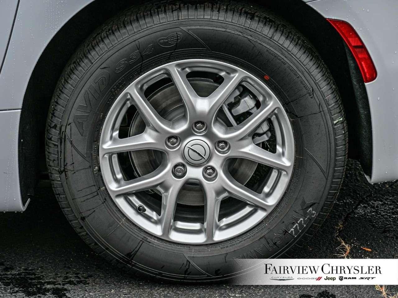 2026 Chrysler Grand Caravan SXT 2WD   FORMER SHUTTLE   DUAL SLIDING DOORS   POWER TAILGATE   DUAL CLIMATE CONTROL   CARPLAY   REMOTE START Photo