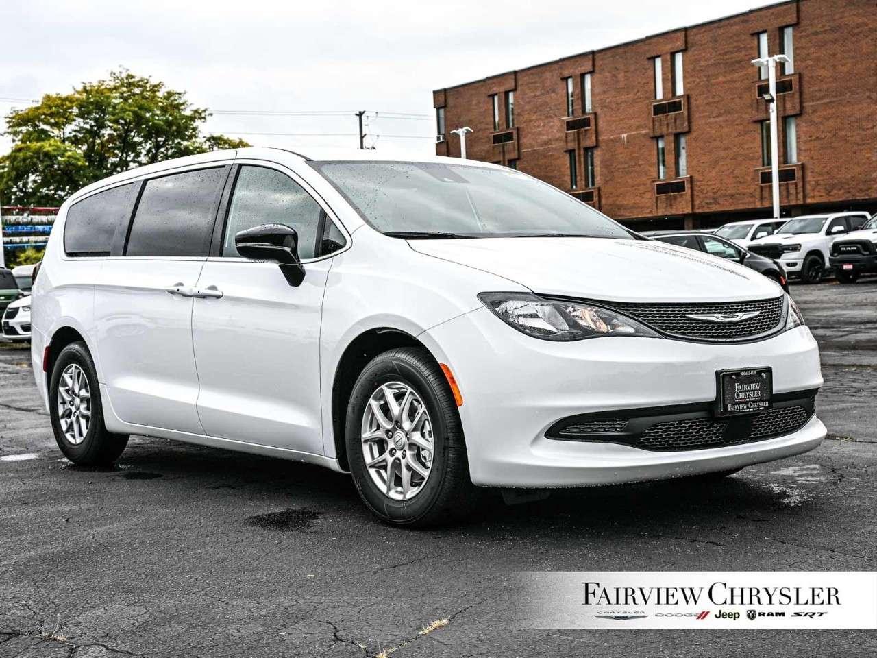 2026 Chrysler Grand Caravan SXT 2WD   FORMER SHUTTLE   DUAL SLIDING DOORS   POWER TAILGATE   DUAL CLIMATE CONTROL   CARPLAY   REMOTE START Photo