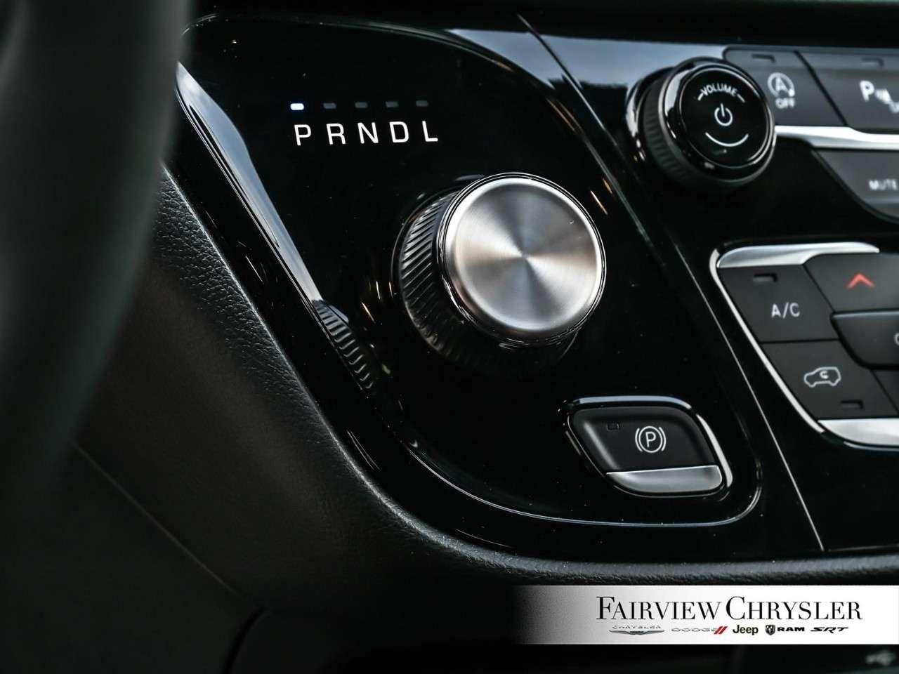 2026 Chrysler Grand Caravan SXT 2WD   FORMER SHUTTLE   DUAL SLIDING DOORS   POWER TAILGATE   DUAL CLIMATE CONTROL   CARPLAY   REMOTE START Photo