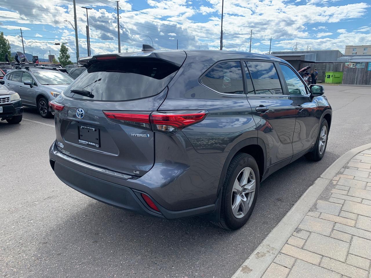 2023 Toyota Highlander Hybrid LE 4dr All-Wheel Drive Photo
