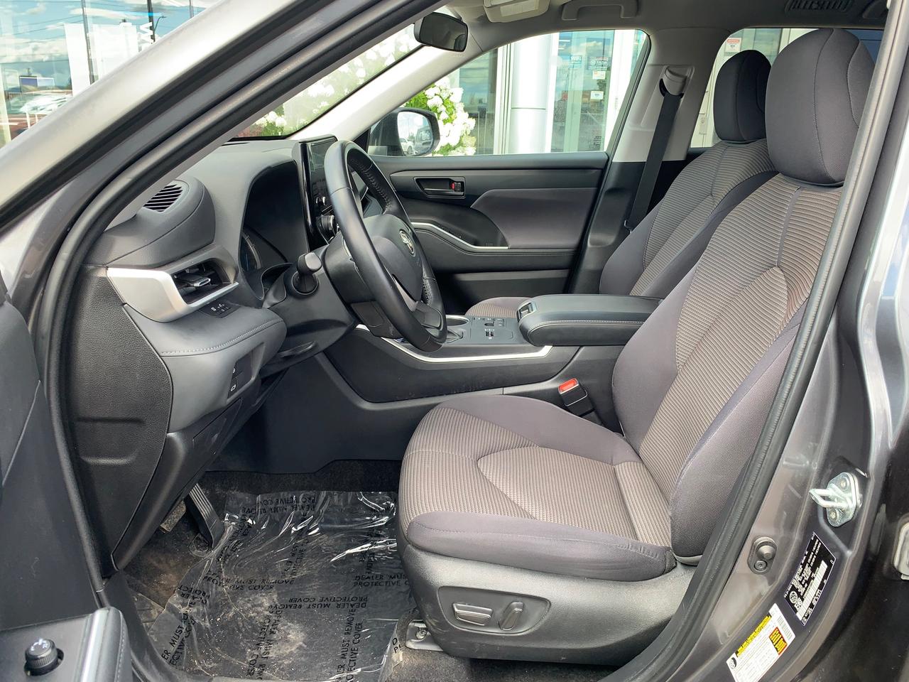 2023 Toyota Highlander Hybrid LE 4dr All-Wheel Drive Photo