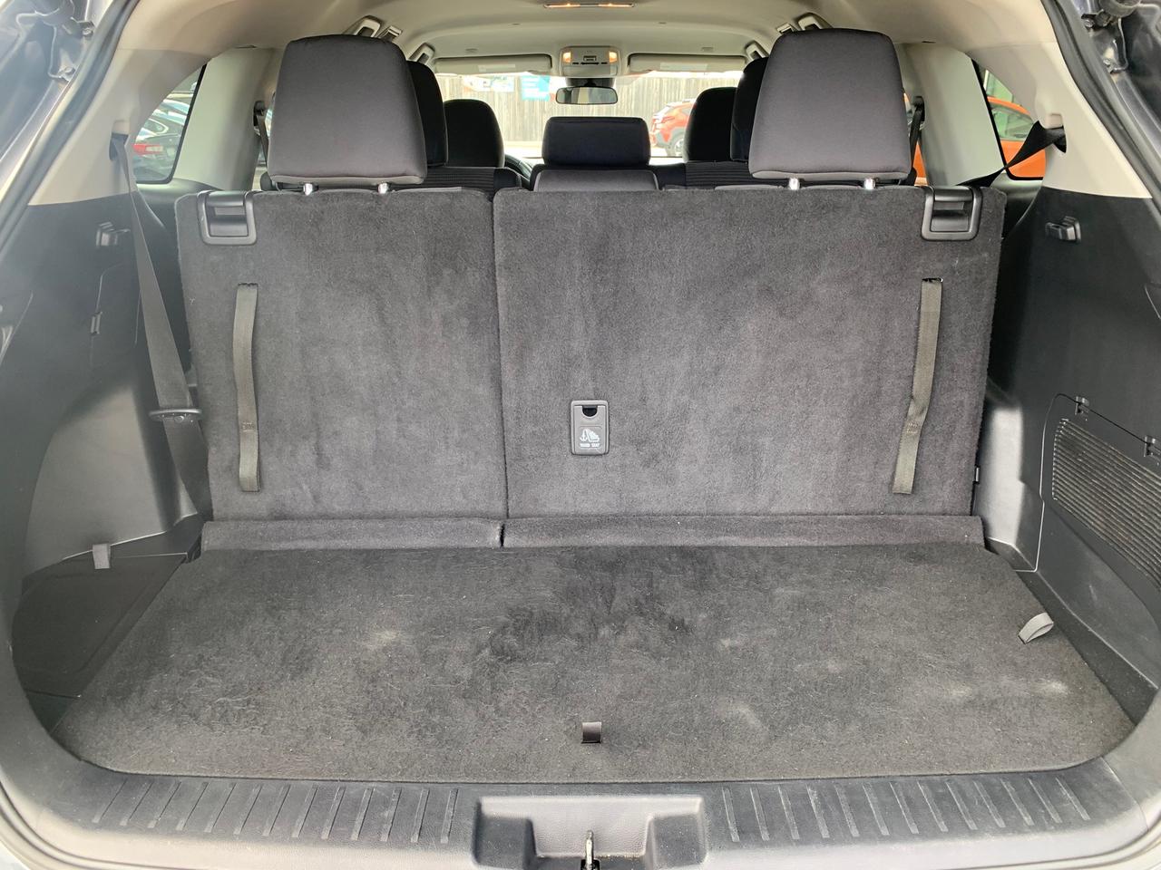 2023 Toyota Highlander Hybrid LE 4dr All-Wheel Drive Photo