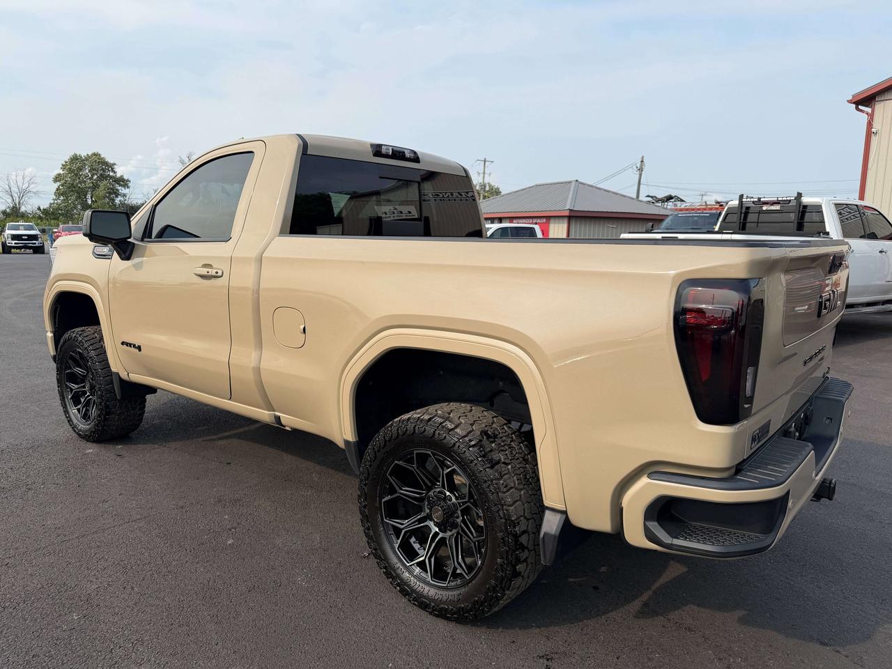 2023 GMC Sierra 1500 AT4 Photo3