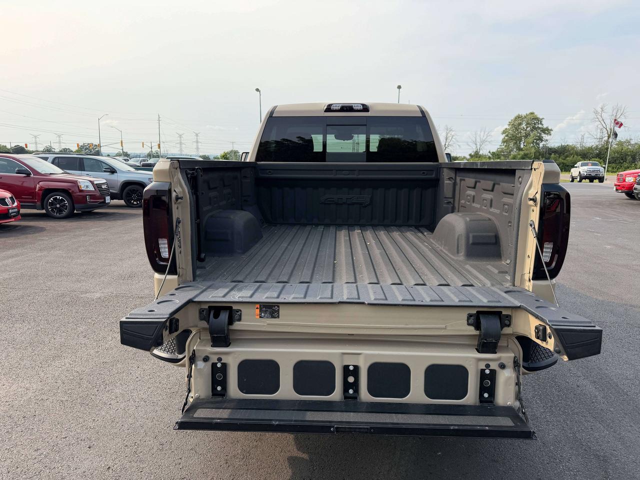 2023 GMC Sierra 1500 AT4 Photo