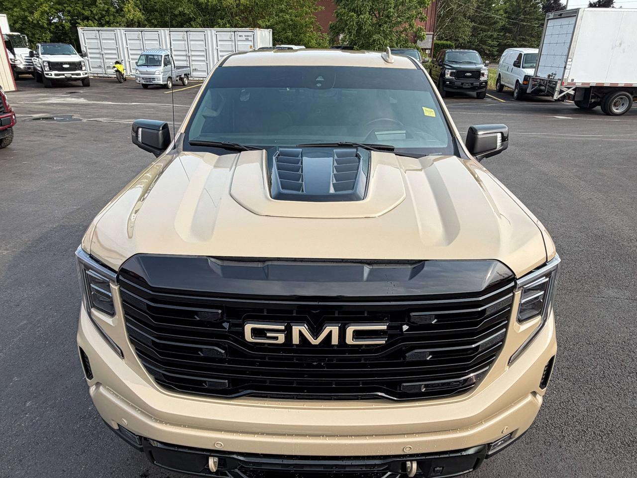 2023 GMC Sierra 1500 AT4 Photo