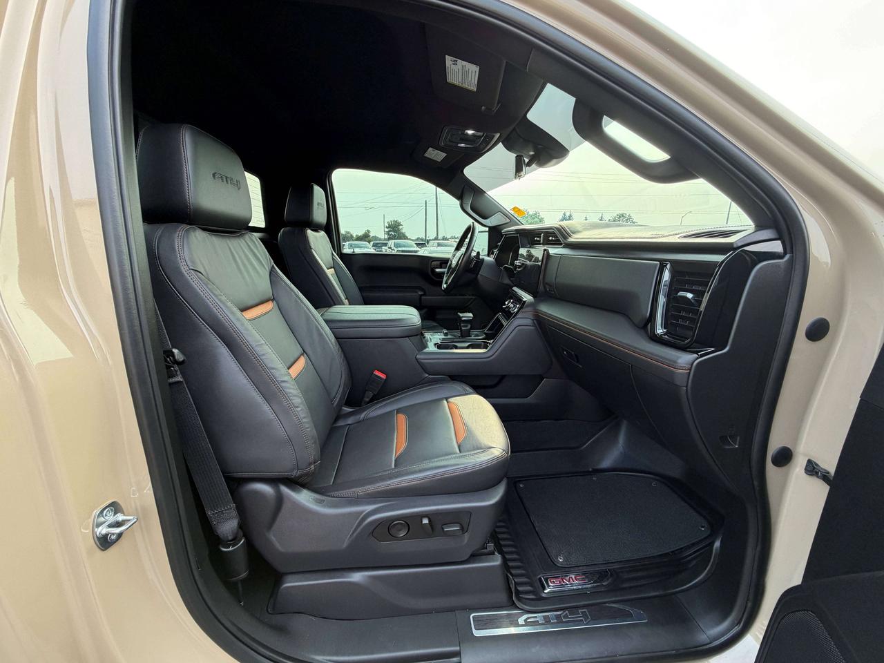 2023 GMC Sierra 1500 AT4 Photo