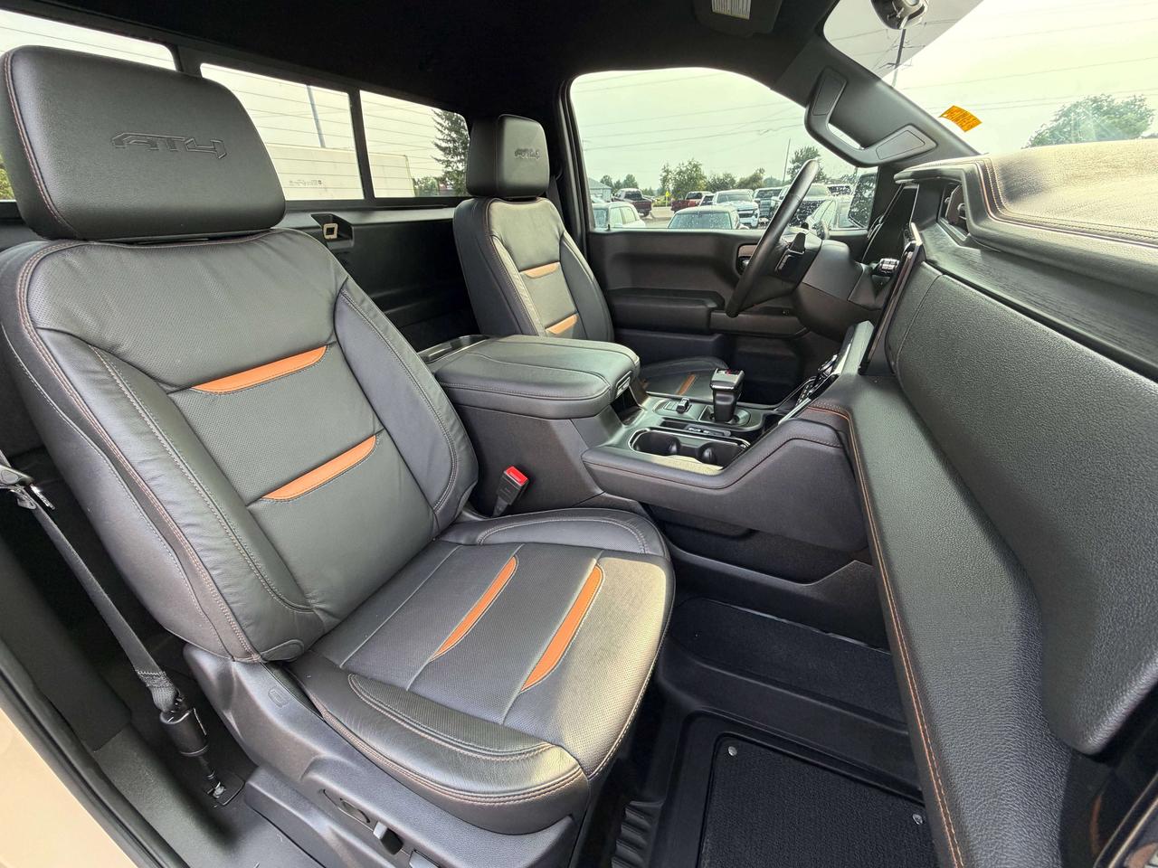 2023 GMC Sierra 1500 AT4 Photo