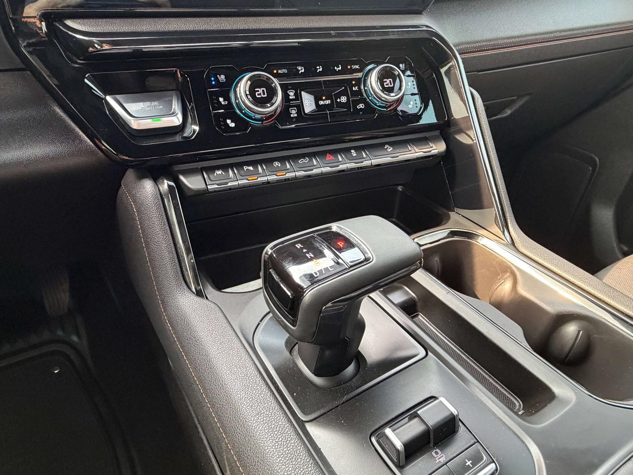 2023 GMC Sierra 1500 AT4 Photo