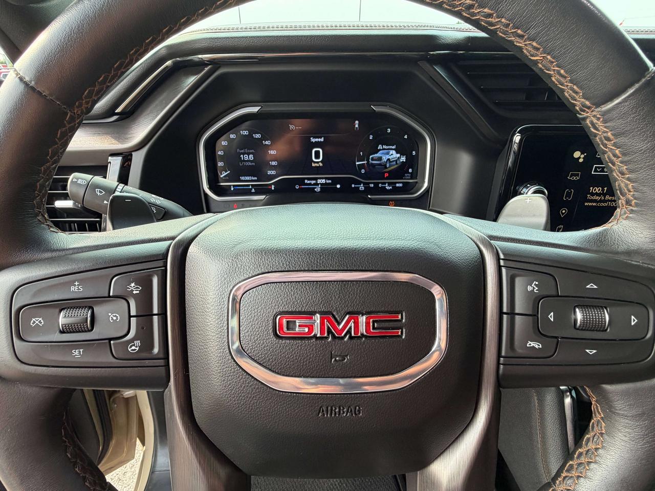 2023 GMC Sierra 1500 AT4 Photo