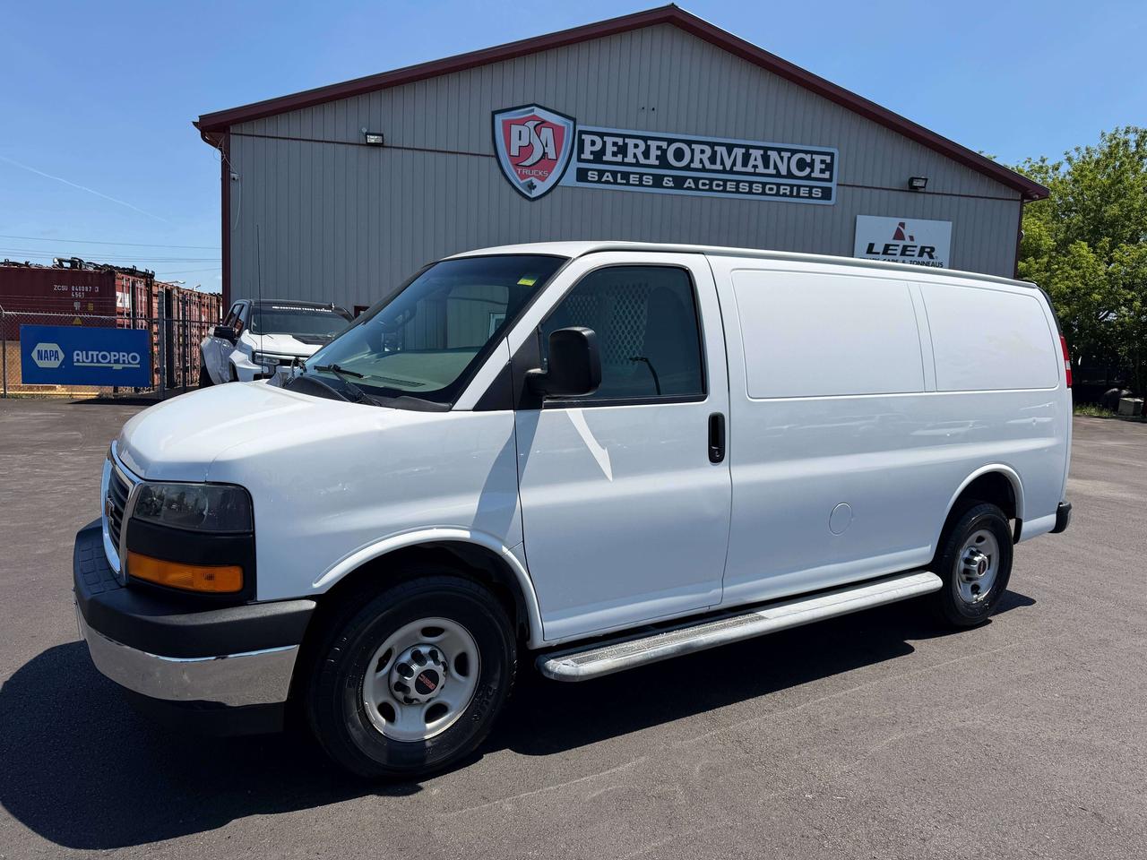 2017 GMC Savana  Photo