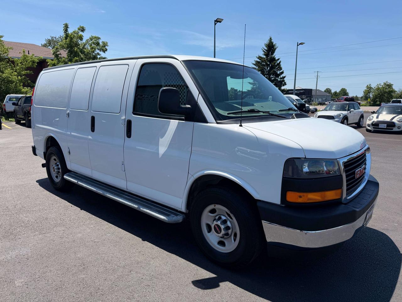 2017 GMC Savana  Photo