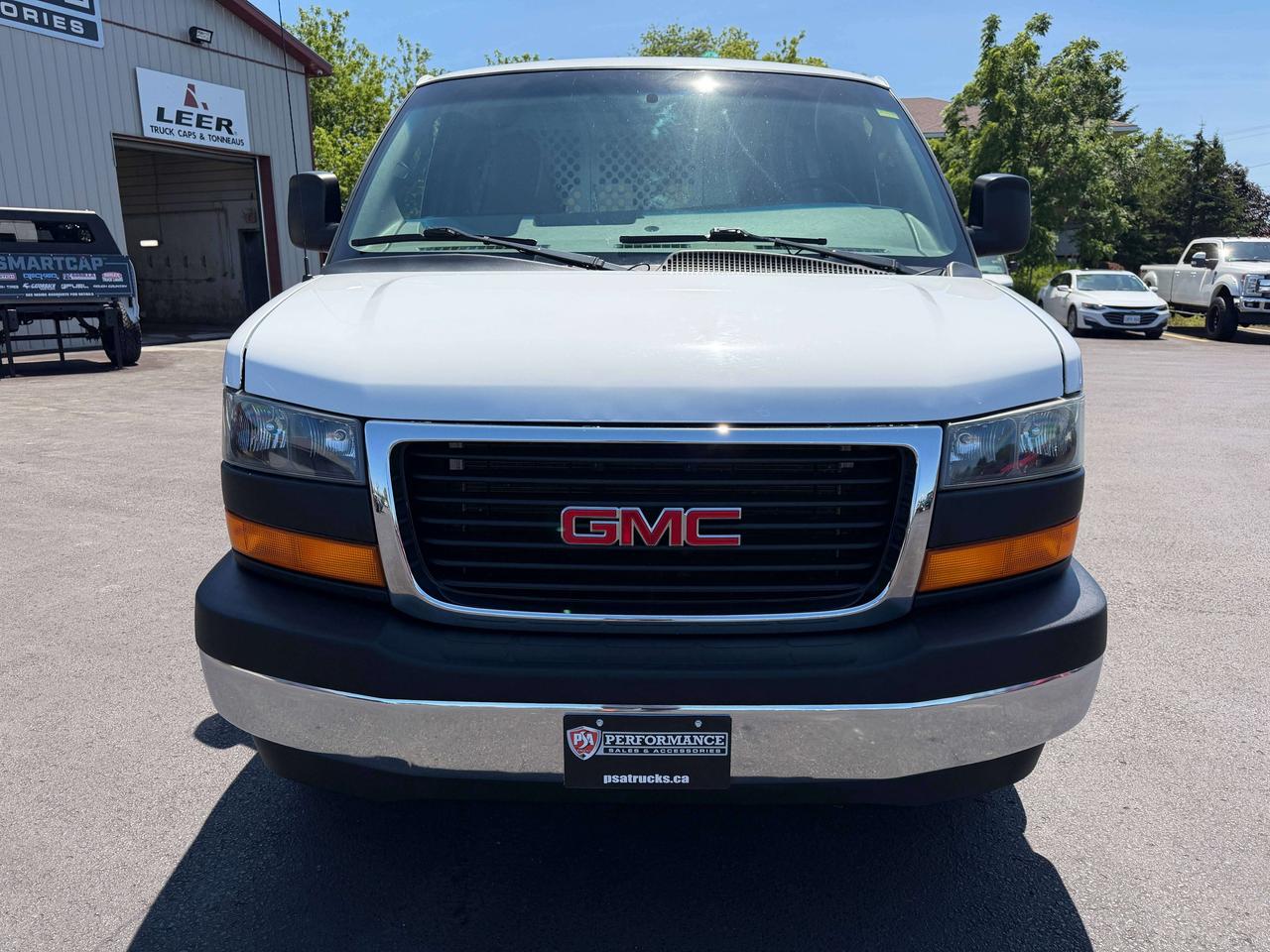2017 GMC Savana  Photo