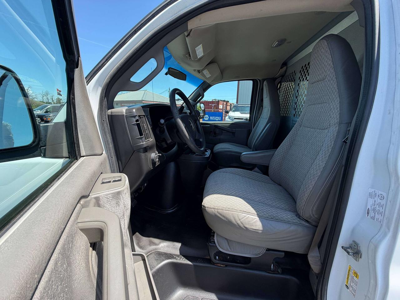 2017 GMC Savana  Photo