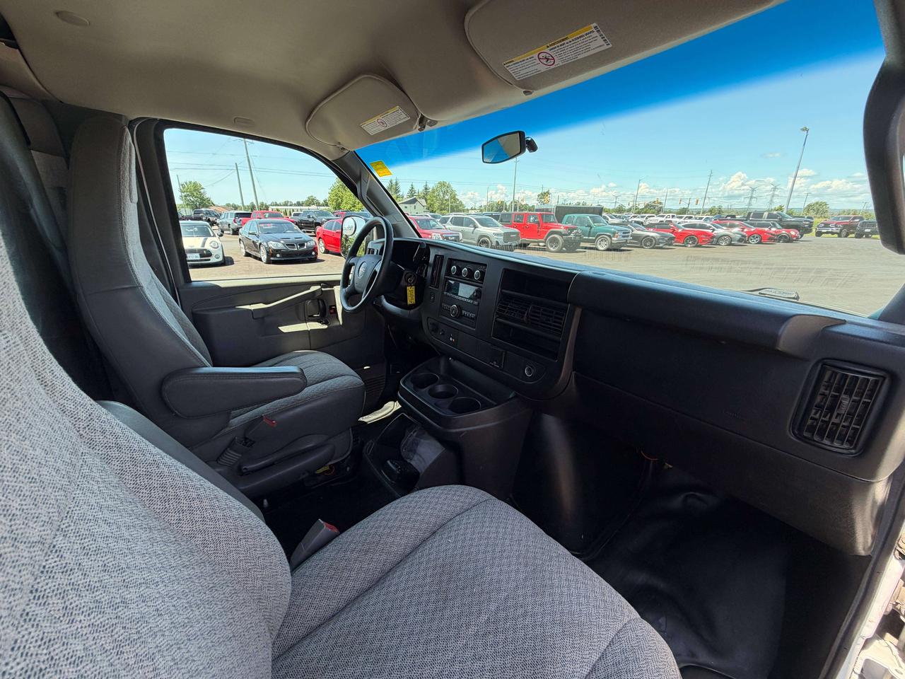 2017 GMC Savana  Photo