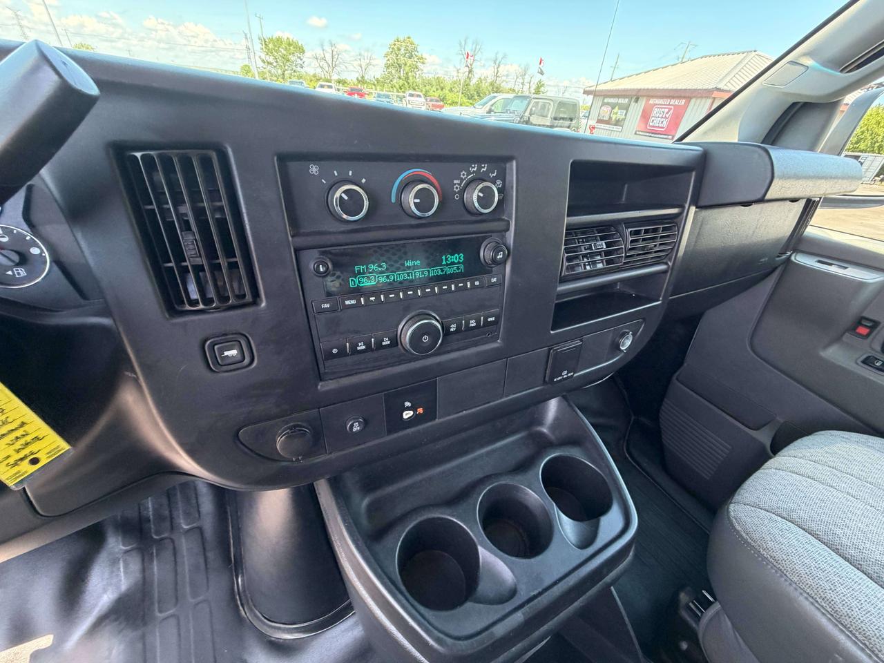 2017 GMC Savana  Photo