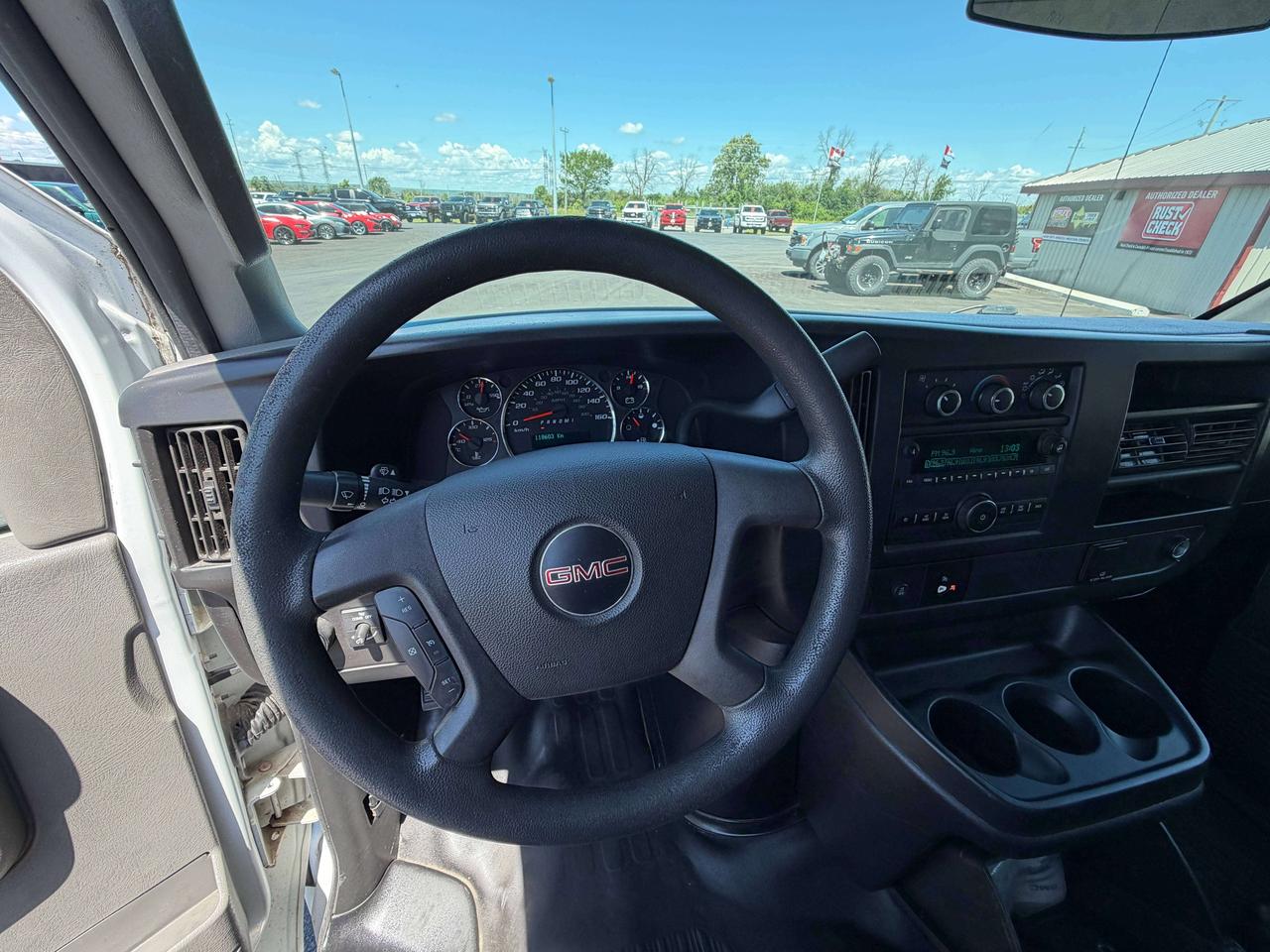 2017 GMC Savana  Photo