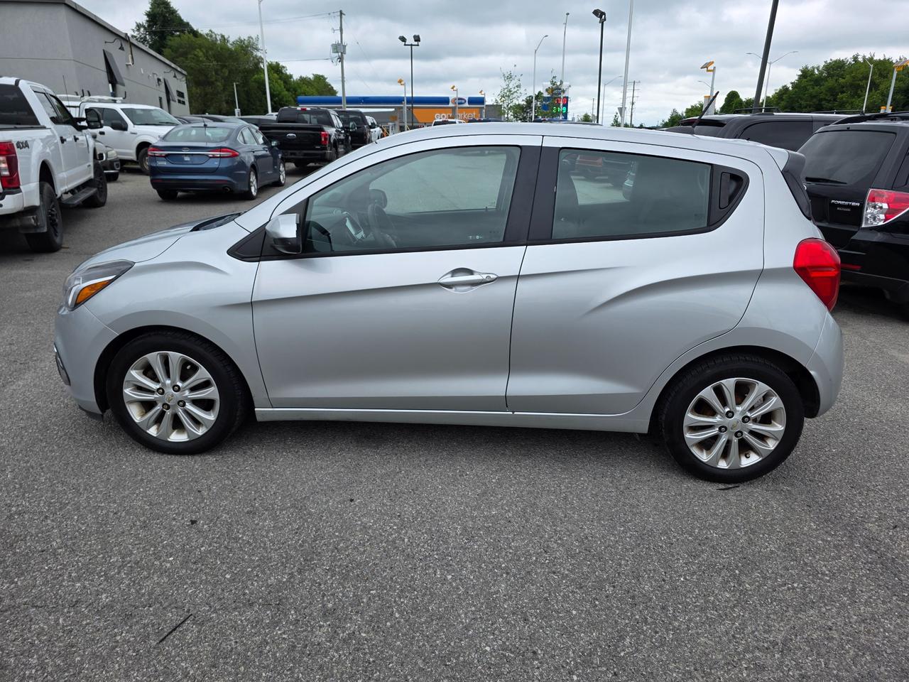 2016 Chevrolet Spark 1LT CVT 4dr Hatchback Photo3
