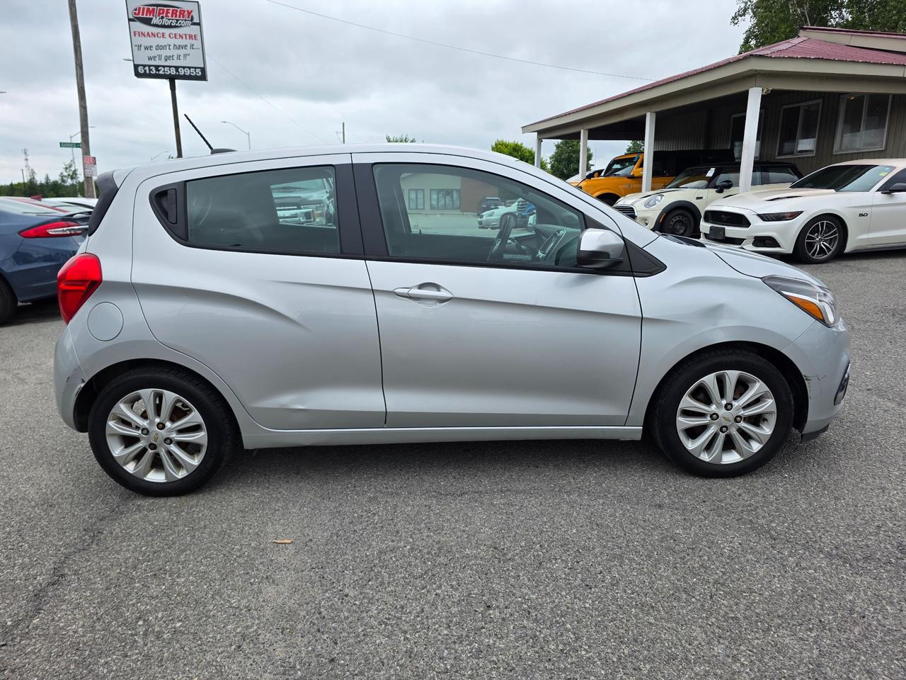 2016 Chevrolet Spark 1LT CVT 4dr Hatchback Photo4