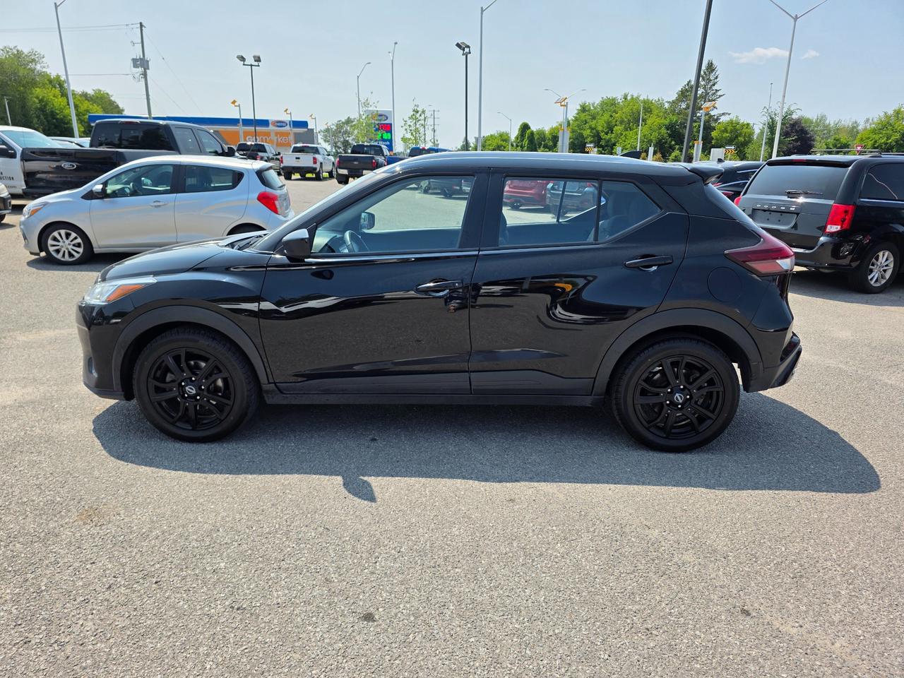 2024 Nissan Kicks SV 4dr Front-Wheel Drive Photo4