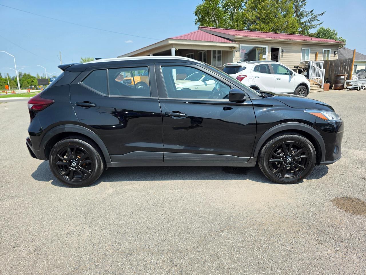 2024 Nissan Kicks SV 4dr Front-Wheel Drive Photo3