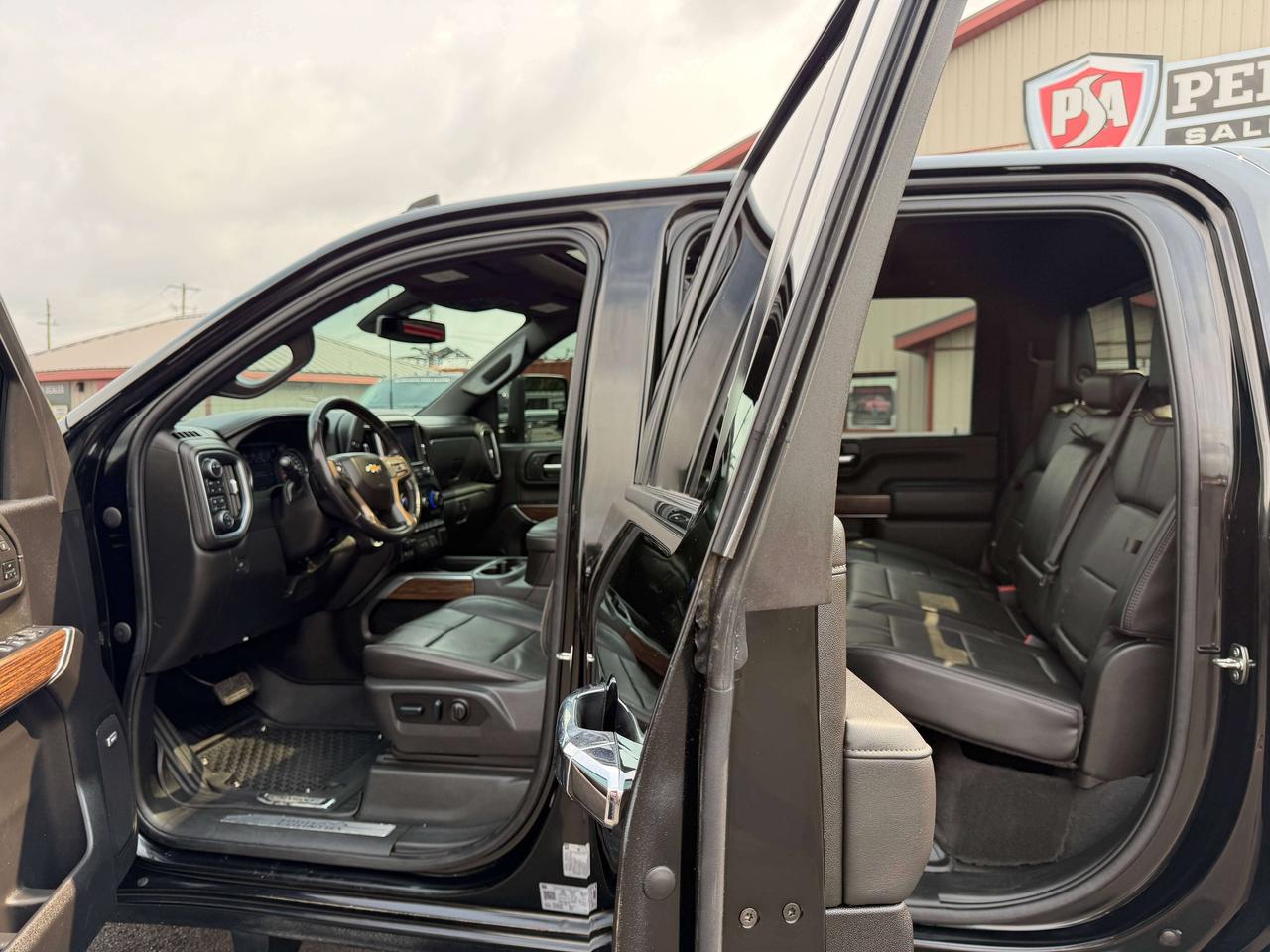 2022 Chevrolet Silverado 2500 High Country Photo