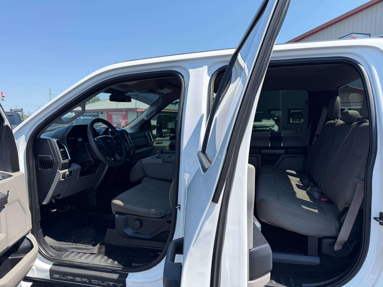 2018 Ford F-350 XLT Photo