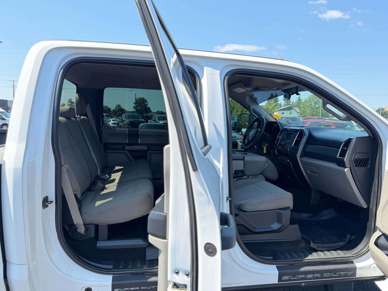 2018 Ford F-350 XLT Photo