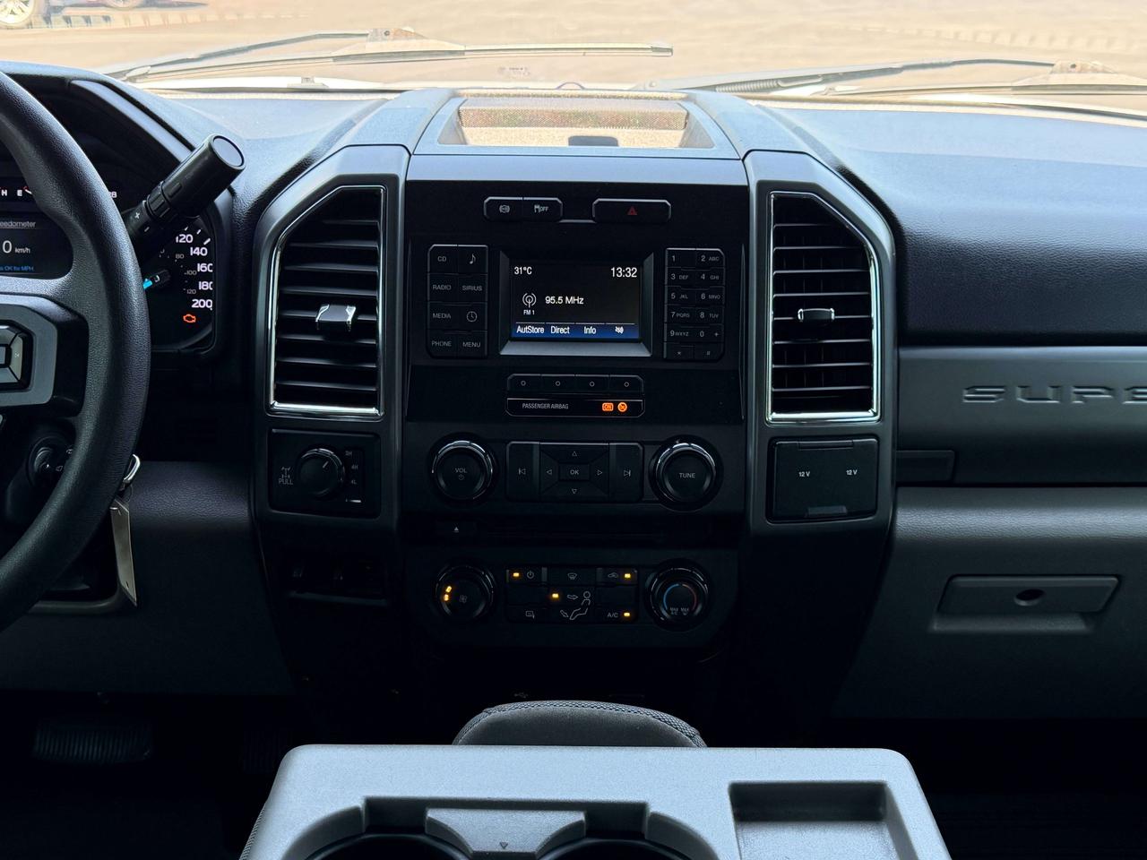 2018 Ford F-350 XLT Photo