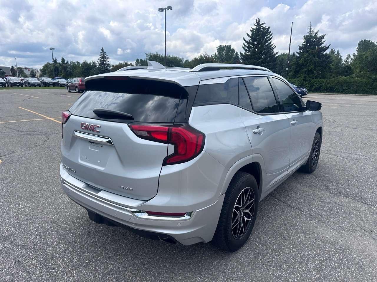 2020 GMC Terrain Denali Photo4