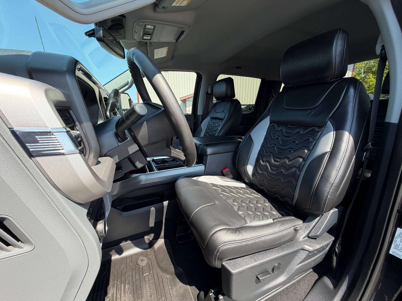 2023 Ford F-250 XLT Photo