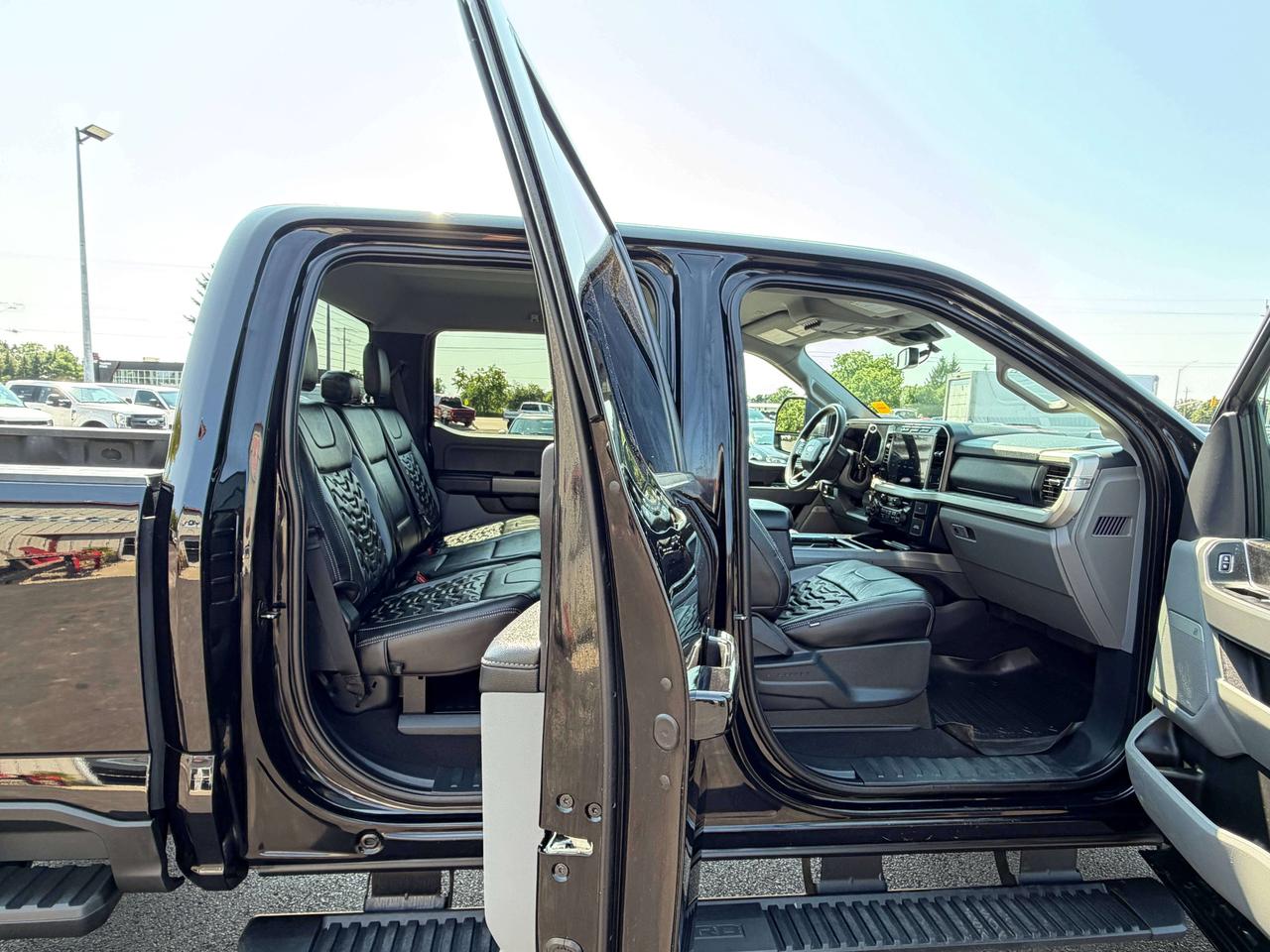 2023 Ford F-250 XLT Photo
