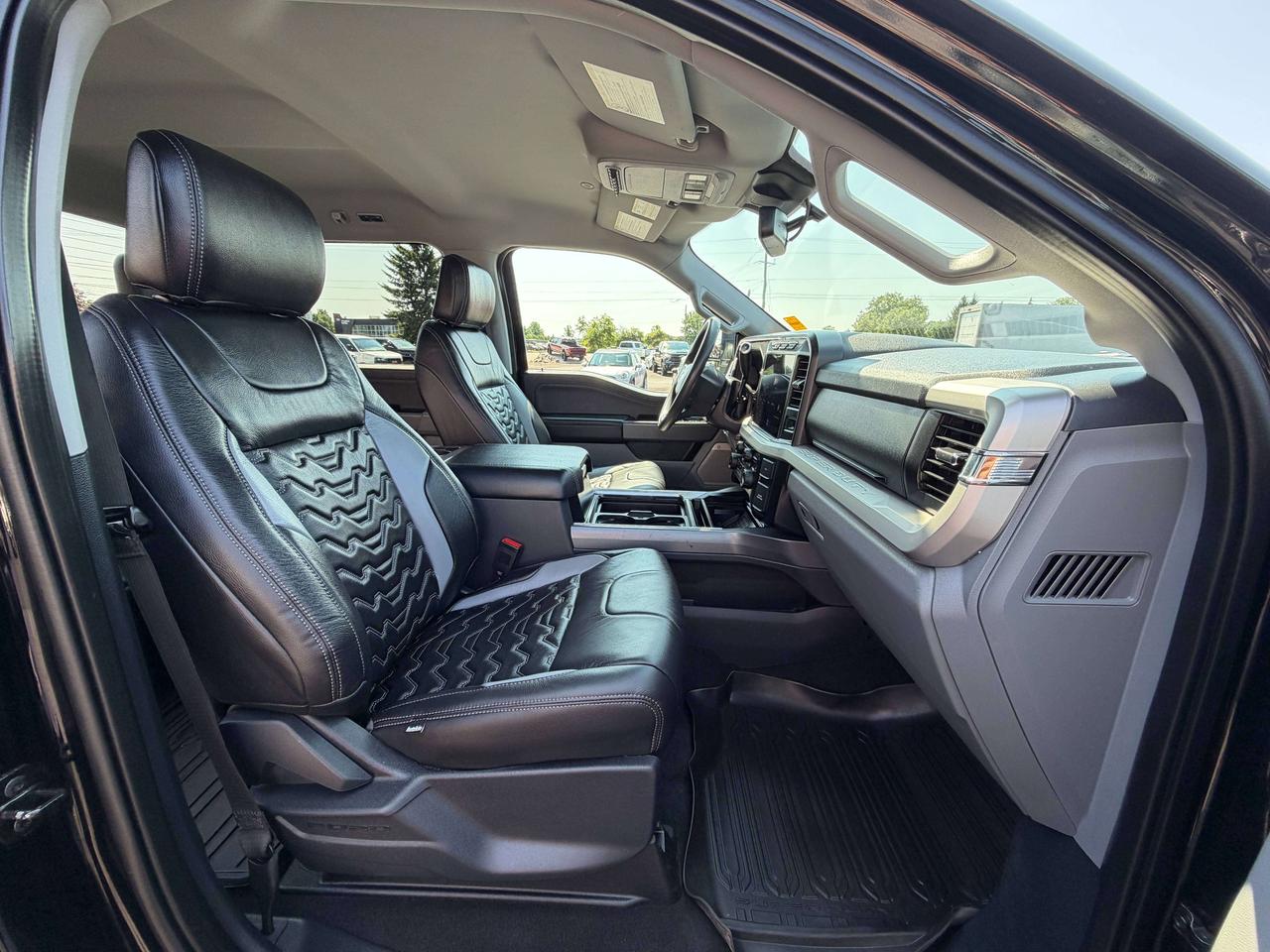 2023 Ford F-250 XLT Photo