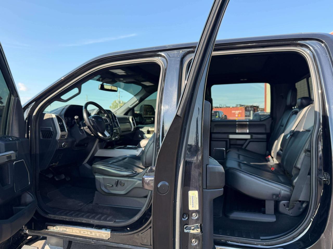 2022 Ford F-250 LARIAT Photo