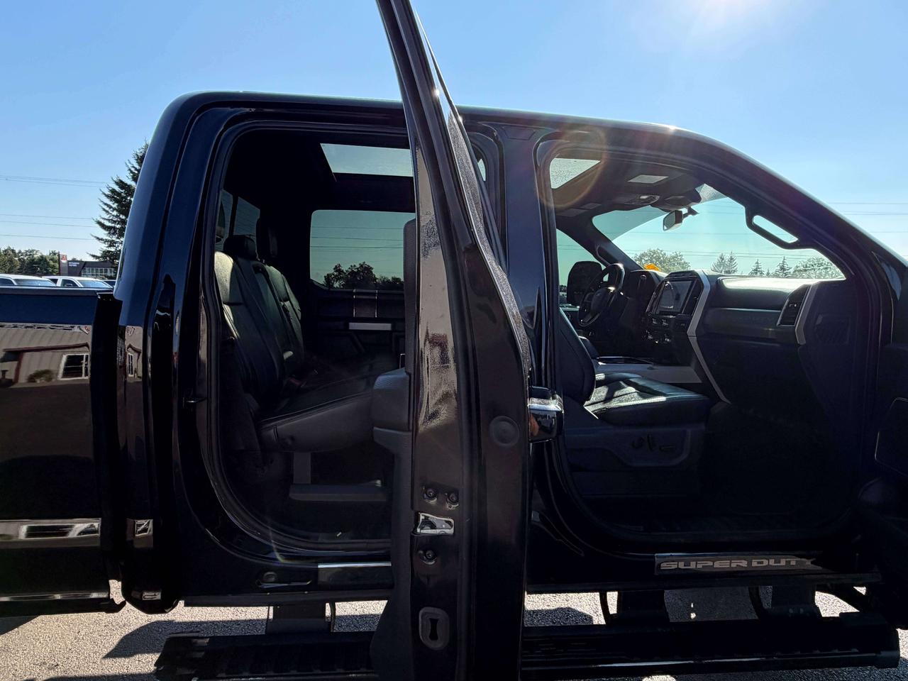 2022 Ford F-250 LARIAT Photo
