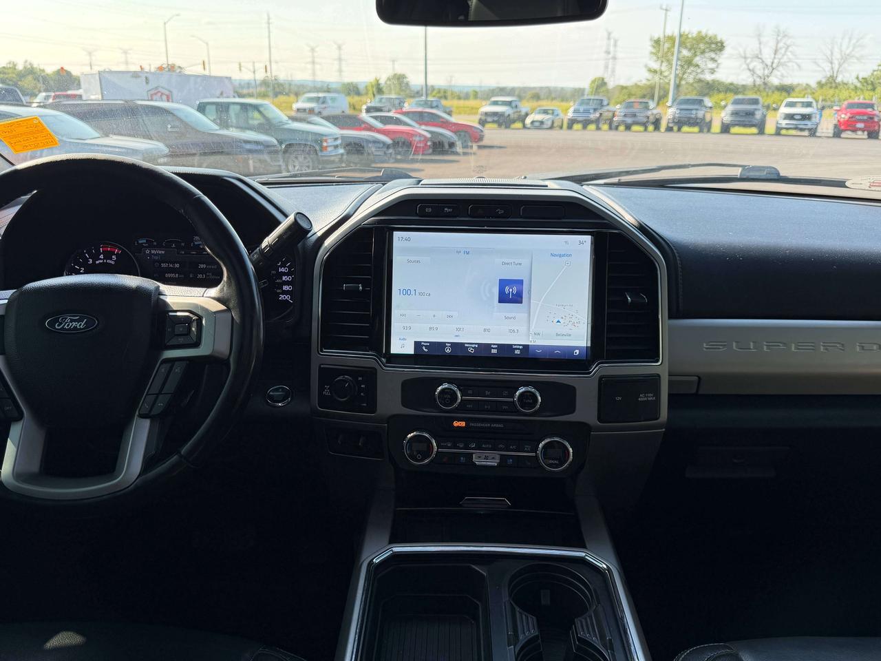 2022 Ford F-250 LARIAT Photo